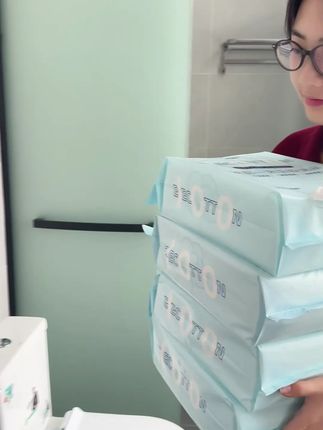 悬挂设计不占空间!这款加厚洗巾的贴心细节太实用了 #一次性洗脸巾 #悬挂式洗脸巾 #母婴好物