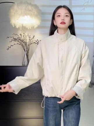 #谁穿谁好看#穿出自己的风格#时尚穿搭#今天穿什么#夹克外套 原版高级韩系立领工装外套女秋季港风休闲流行爆款夹克上衣2575