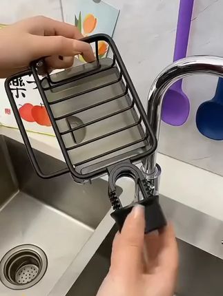厨房水龙头上安装一个这种#置物架 ,收纳洗碗池旁的清洁小工具干净整洁又卫生,#方便又实用  #水龙头置物架 #置物架推荐  #收纳整理  厨房好物@巨量千川