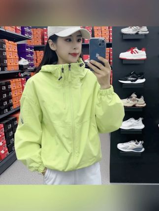 2025春季新款冲锋衣外套女短款上衣女简约帅气小个子时髦工装夹克#冲锋衣 #女款短上衣 #春季新款 #小个子穿搭 #工装夹克