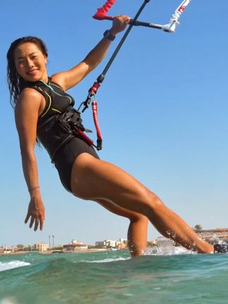 暴力美学 #风筝冲浪 #极限运动 #女性力量 #风筝冲浪大力嫚 #青年创作者成长计划