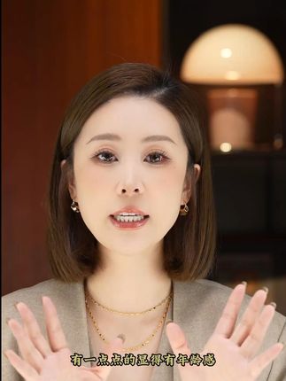铜合金耳饰 小众时尚高级感简约个性亮片耳扣女新款素圈耳环1651 #耳环耳饰 #闪闪的耳饰