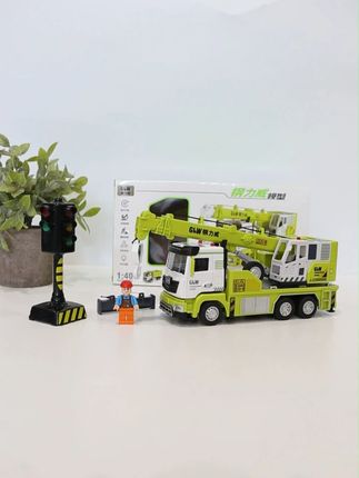 合金吊车玩具,我家小孩能玩一天不带累的,他太喜欢了! #吊车 #玩具 #工程车