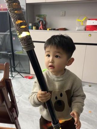 这个金箍棒把我家小侄子迷哭了#可伸缩金箍棒 #儿童玩具