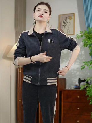 2025春秋新款!中老年妈妈时尚休闲运动服套装来袭 #中老年妈妈装 #妈妈时尚服饰 #休闲运动套装 #春秋运动套装 #2025新款