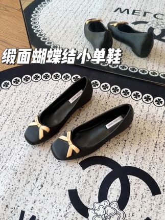不爱穿高跟鞋的姐妹,都来试试这款缎面的小单鞋,增高显瘦还时尚百搭#单鞋推荐 #缎面单鞋 #时尚百搭女鞋 #增高显瘦