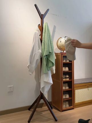 实心实木挂衣架,美观不占地,居家必备 #挂衣架 #衣帽架 #好物分享🔥 #好物推荐🔥