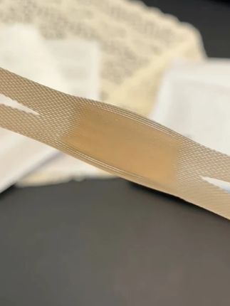 这是哪个大聪明设计的X型防护创口贴??真的太懂消费者了 把创口贴做成这样我真的不得不夸呀!!好用方便又便宜,必须囤,家家户户都能用得上,磕了碰了就用它!!#创口贴 #防护贴 #强烈推荐