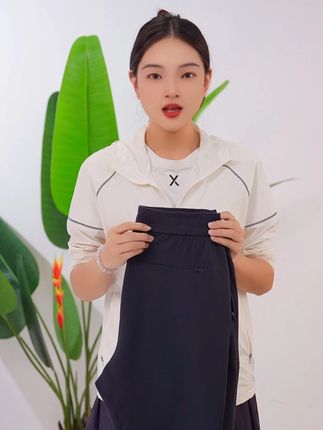 →程序员/商务男:「空调房护膝,户外防晒」 →潮男:「垂感显瘦,街拍出片」#长裤 #型男必备 #穿搭 #夏季必备