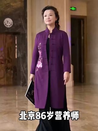 这个#苹果香蕉牛乳燕麦片  真的可以家中常备,大人小孩都可以喝,一年四季都可以当#早餐  独立罐装冲泡方便~