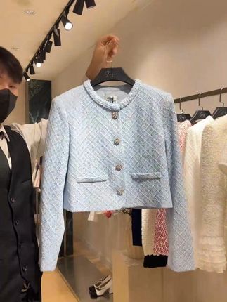 #高级感穿搭 #谁穿谁好看系列 #女装穿搭 这件真是是谁穿谁好看~~~