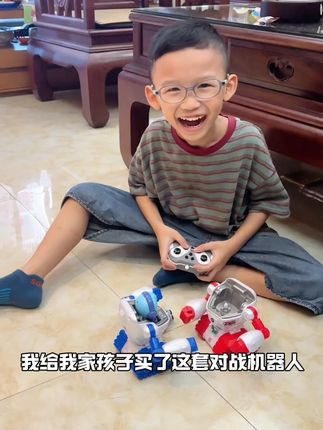 第12集,机甲?对战?体感?颂尼家新品又来啦!#颂尼体感对战 #亲子互动 #儿童玩具 #玩了个很新的东西 #新奇特玩具