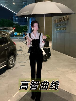 丝绒衬衫,非常的显瘦哦!!上身女人味十足! #时髦精 #显瘦显高 #女人味十足 #衬衫 #显瘦遮肉