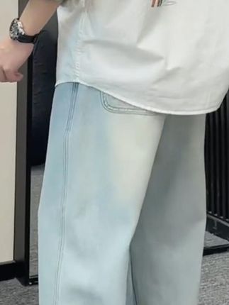 复古牛仔配衬衫 不仅带点男人味还很有少年感 #牛仔裤 #复古风牛仔裤 #早秋氛围感 #百搭裤子 #男生穿搭