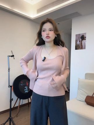 【秋毛针织衫秋季蕾丝拼接开衫针织衫百搭圆领短款】#秋季款 #蕾丝设计 #针织衫 #圆领短款