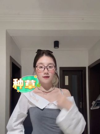 假两件长袖衬衫女秋季一字肩收腰绑带短款修身拼接撞色设计感上衣 #秋季上新 #收腰显瘦版型 #修身显瘦 #设计感