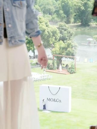MO范穿搭 | 直播进行中#moco酷女孩#今日穿搭look #秋季新品 #moco试衣间 #新品穿搭