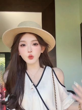 2025夏季新款气质知性风时尚设计感舒适上衣修身显瘦休闲裤套装女#显瘦穿搭 #我的夏日ootd #高级感穿搭 #出游穿搭 #谁穿谁好看