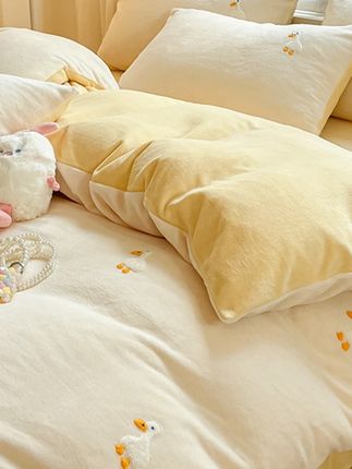 洁丽雅毛巾绣牛奶绒四件套冬季珊瑚绒被套加绒床上用品三件套#牛奶绒四件套 #珊瑚绒被套 #秋冬床品 #亲肤舒适 #床上用品