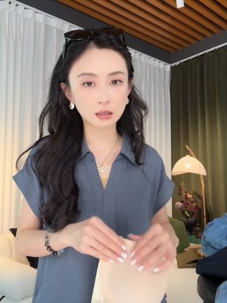 婚礼当天给我出大力的无肩带内衣来啦,换了5套衣服一整天都没掉 婚礼当天给我出大力的无肩带内衣来啦,换了5套衣服一整天都没掉,而且巨聚拢……