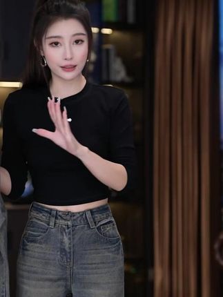 新款爆款微喇裤 #显高显瘦显腿长 #牛仔裤 #品质女装 #高级女装 #抖音创作者大会