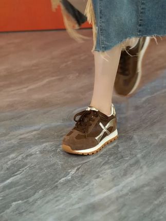 慢也好,步子小也好,往前走就好 #德训鞋 #休闲鞋 #女鞋推荐 #哎呦喂你鞋真好看 #好穿不累脚