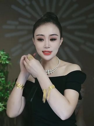 铜合金仿珍珠耳饰 YinMan【相思豆】安可拉红珠珠耳环轻奢 铜合金仿珍珠耳饰 YinMan【相思豆】安可拉红珠珠耳环轻奢+38.9 元安克拉红福利,提亮显白超性感!