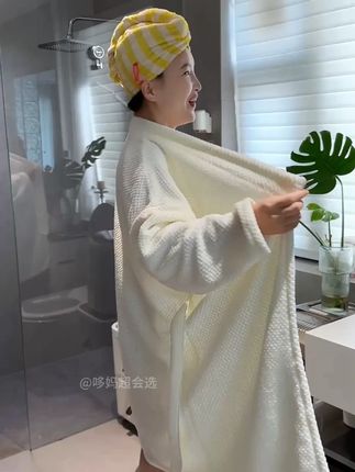 这种可以直接穿在身上的浴袍真的太方便了 洗完澡一套水就干了,还是加厚珊瑚绒面料的穿起来特别舒服,晚上睡觉还能当 #睡衣 #睡袍 #浴袍 #浴巾 #家居服