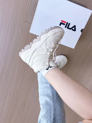 适合秋冬!超百搭的阿米卡鞋!上脚百搭又显贵,日常通勤,户外出游都合适!#好鞋推荐 #好穿不累脚 #百搭鞋子 #早秋新款