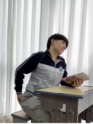 学生凳坐垫,记忆棉填充,久坐不塌陷  #坐垫#  学生坐垫  #座垫#  屁垫