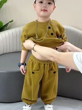 2025春季新款锦鲤套装男童休闲帅气舒适风#男童套装 #2025春季款 #锦鲤套装 #休闲舒适风 #儿童服装