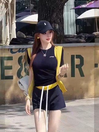 #时尚休闲套装 #显高显瘦显气质 #夏季新款 #谁穿谁美 # #夏季新款气质穿搭显高显瘦