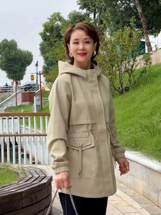 秋季中老年外套 记忆中的秋天,总有妈妈穿着外套微笑着等我们回家。#妈妈装 #秋季新品 #遮肉显瘦
