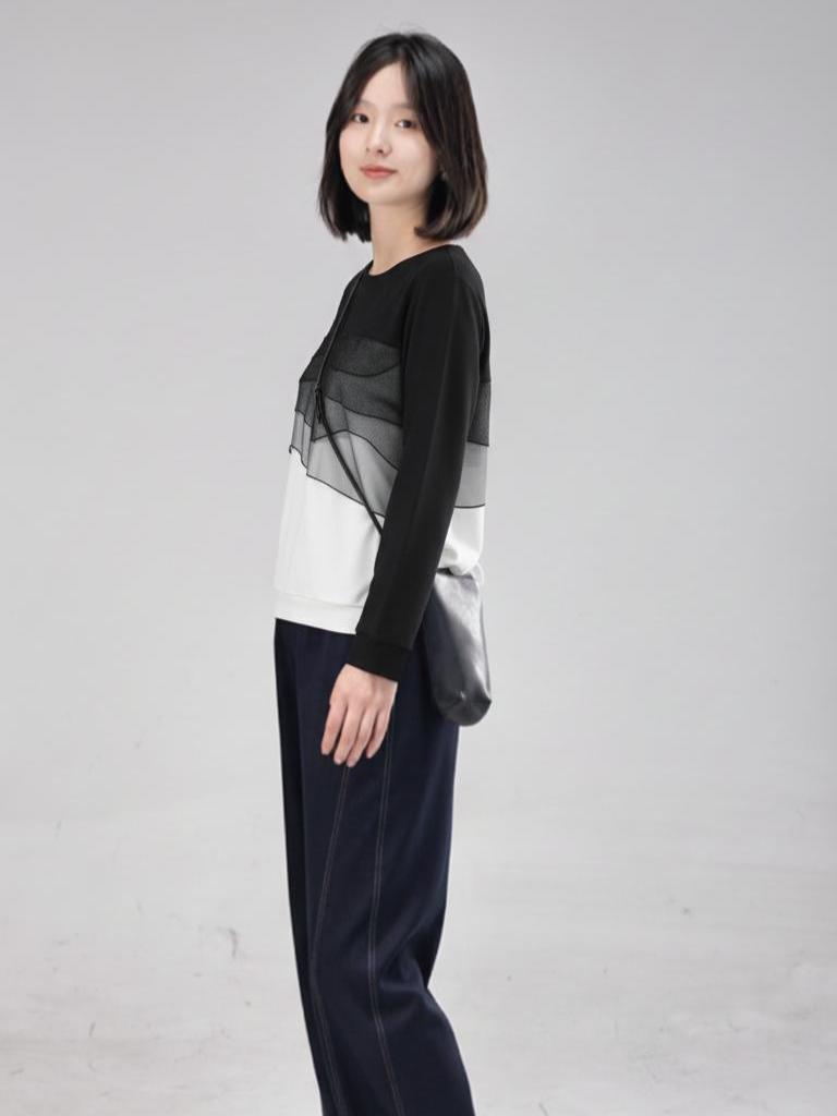你的气质里,藏着你穿过的每一件衣服,所以,别让平庸的穿搭,埋没了你的光芒。#李子木先生 #和小狗在街边fitcheck下 #入秋的七星斗篷准备好了 #早秋显身材平价上衣合集 #被秋日氛围感穿搭拿捏了