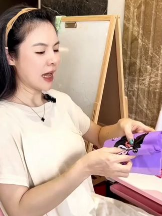 书桌粘贴垃圾袋 马上了,孩子的书桌垃圾袋记得买 #学生书桌粘贴垃圾袋 #车载垃圾袋粘贴式 #粘贴垃圾袋