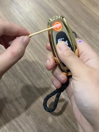 USB充电感应点烟器车钥匙扣,新款迷你便捷钨丝防风时尚个性可定制打火机,男士必备,自己用送人都适合,兄弟们不要错过,便宜又实用,
