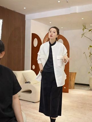 #百搭外套 #遮肉显瘦 #不挑年龄不挑身材 #谁穿谁好看特别有女人味 #外套穿搭