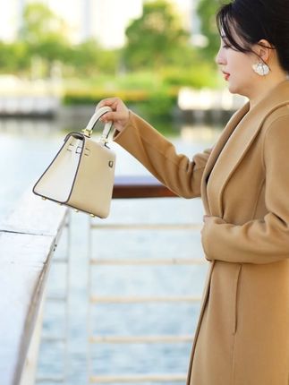 就这款双面羊毛大衣,穿上气质十足#穿出高级感 #女人味 #优雅知性 #品质女装