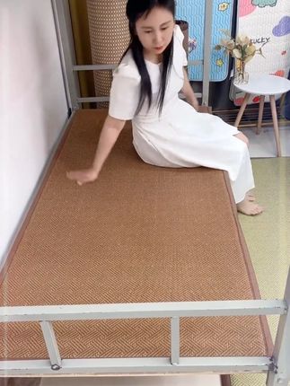 ~不会夹头发的#凉席 ,透气不闷汗,特别适合天气炎热的夏天用~#榻榻米  #藤席  #打地铺  #夏季必备
