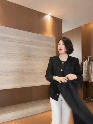 百搭显瘦女款小香风外套2400 #秋冬穿搭#老谭私服#显瘦穿搭#遮肉显瘦遮肉减龄
