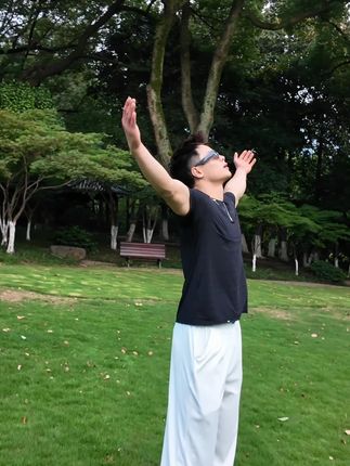 喜欢运动健身的男生真的要试一下这款背心,穿在身上真的太舒服了#夏季穿搭 #健身短袖 #短袖