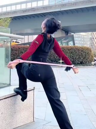 8字拉力器健身好物高阻力练背软硅胶弹力带肩部训练手臂优质紫色#运动器材 #拉力器 #健身拉力器 #软硅胶拉力器 #弹力拉力器