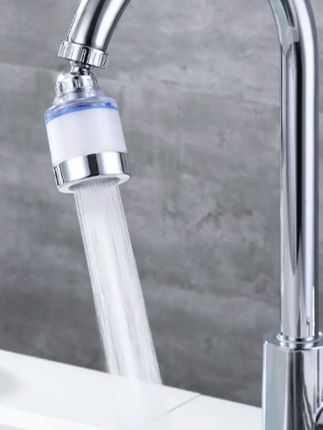 厨房家用水龙头起泡器,集过滤、节水、增压功能于一体。内置多层过滤网,能有效过滤水中的泥沙、铁锈等杂质,让出水更干净,保护家人健康。独特的起泡设计,将空气与水充分混合,出水绵密柔和,冲击力小,避免水花飞溅,同时节水效果显著。可360度旋转的设计,方便清洗水槽各个角落,无死角清洁更省心。安装简单,无需工具,直接拧在水龙头上即可。适配大多数标准水龙头,更换方便。让日常洗菜、洗碗更轻松,提升厨房用水体验,是家庭节水净水的好帮手。#精选好物 #好物分享 #厨房好物 #水龙头起泡器 #水龙头过滤器防溅水花洒