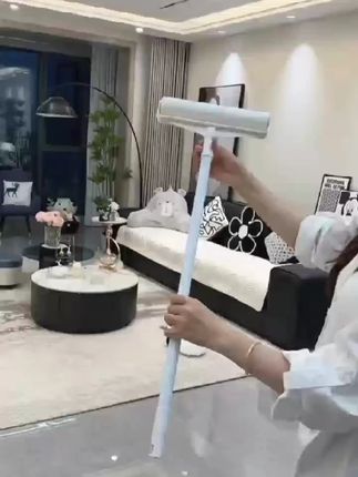 100撕长杆粘毛器,轻松清理猫毛灰尘,超好用! #清洁神器 #粘毛清理神器 #灰尘清理 #长杆粘尘纸 #长柄滚筒