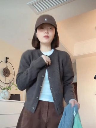 秋冬必备!Miss sumey绿色羊毛复古圆领针织开衫女款 #绿色针织毛衣 #Misssumey开衫 #女款针织外套 #女士针织衫 #秋冬针织外套