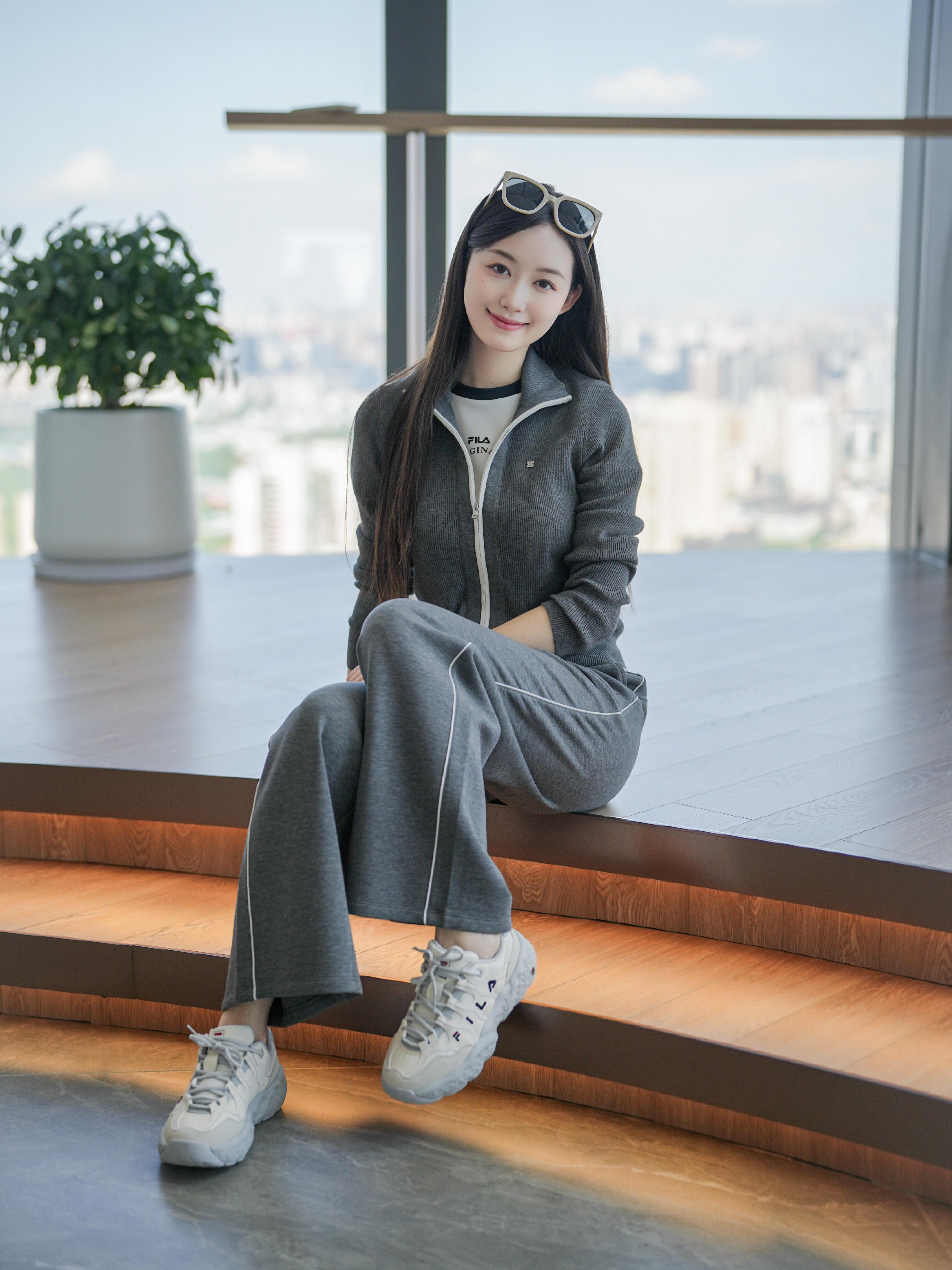 那些说不出口的温柔,都藏在每一步陪伴里。#斐乐松饼鞋 #斐乐老爹鞋 #秋上新 #斐乐长沙专卖店