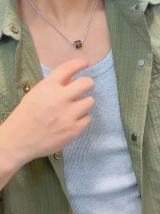 这么神奇的吊坠 戴上也太好玩了  #创意饰品  #男生穿搭  #小众设计感  #锁骨链  #项链