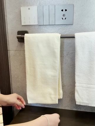 枪灰毛巾架子卫生间免打孔壁挂式置物架毛巾杆浴巾架洗手间收纳架#枪灰毛巾架 #免打孔 #卫生间收纳 #毛巾杆 #浴巾架