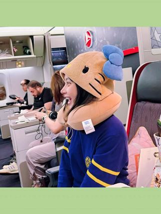 hellokittyu型枕连帽遮光靠枕旅行便携护颈长途飞机高铁睡觉神器 #HelloKittyU型枕 #连帽遮光靠枕 #旅行护颈枕 #飞机睡觉神器 #高铁护颈枕