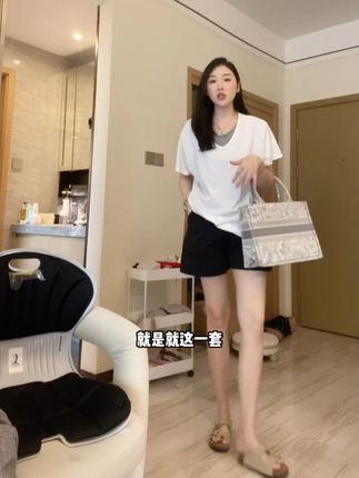 美式V领拼接短袖显瘦款宽松t恤女装夏季纯色假两件上衣#夏季穿搭 #夏季新款 #每日穿搭 #穿搭技巧 #夏日必备